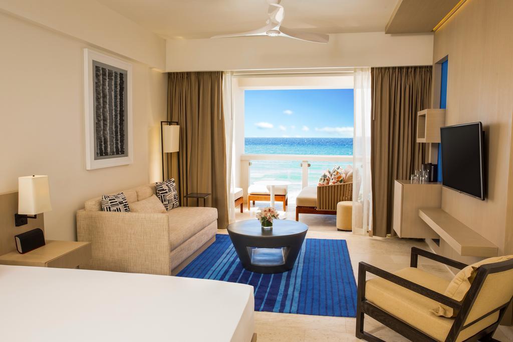 Junior King Suite Oceanfront
