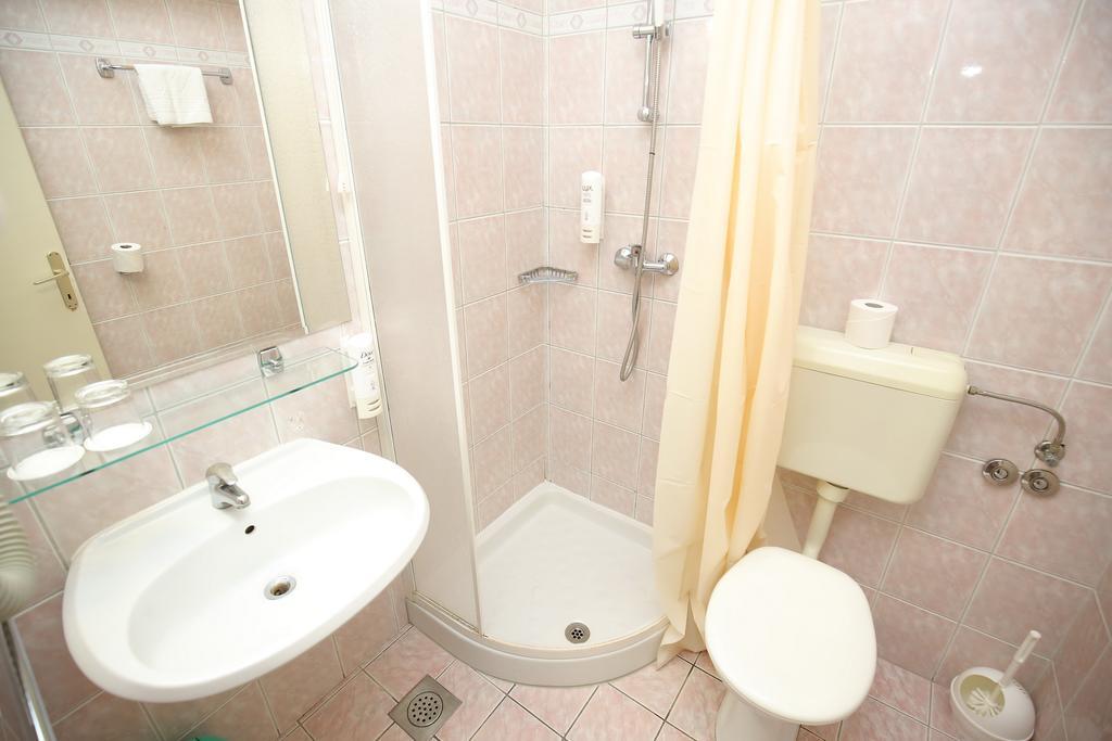Standard Double Room,825127082:JPEG