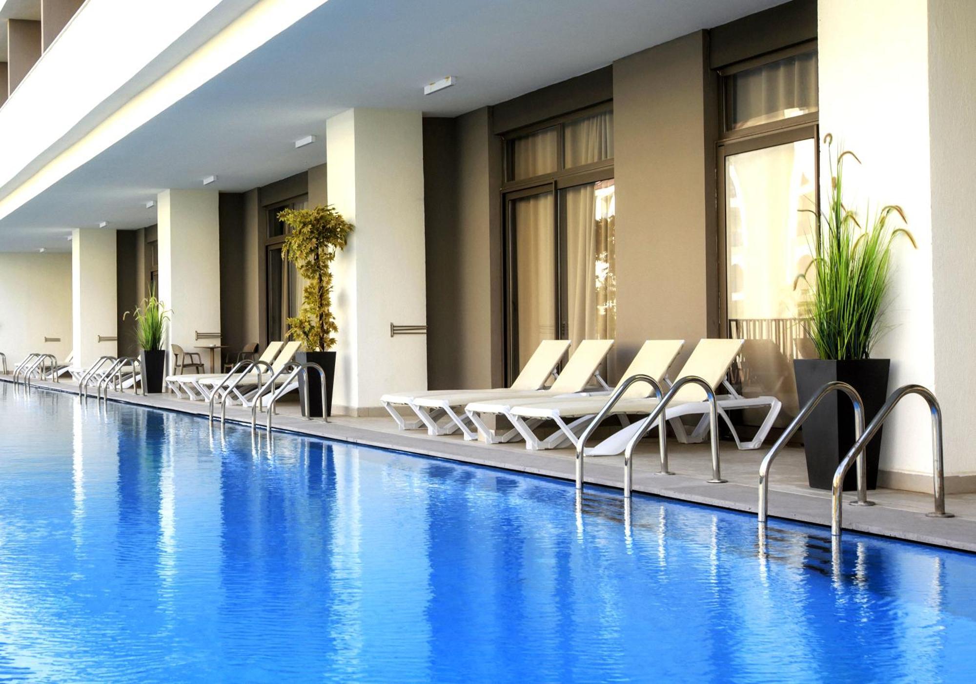 Deluxe Swim-Up Room,506786760:JPEG