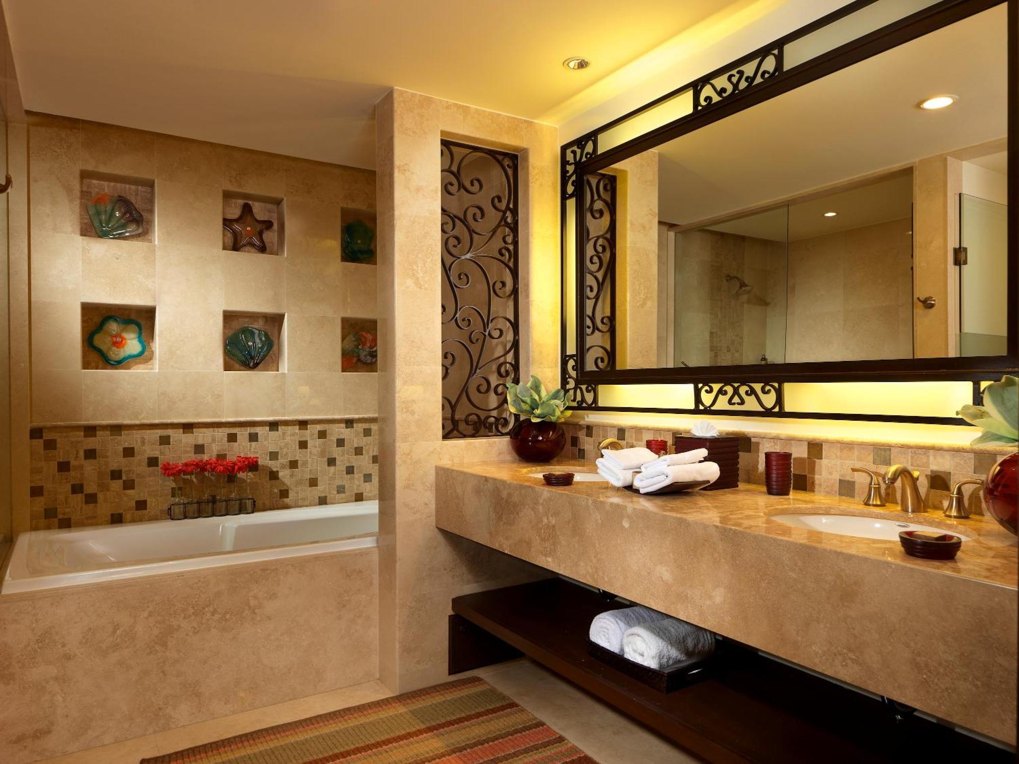 Deluxe One-Bedroom Suite
