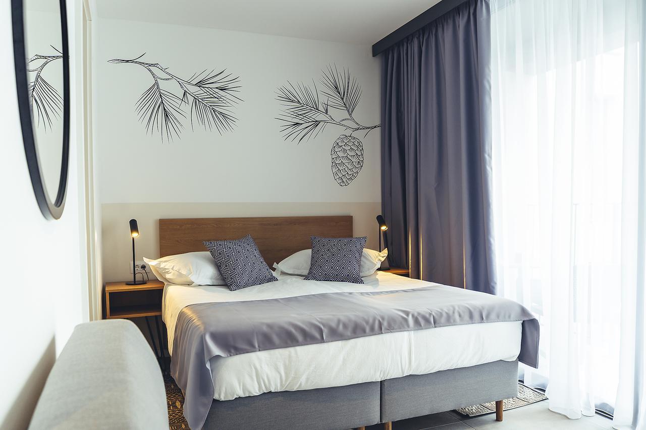 Standard Double Room with Sea View,663084807:JPEG