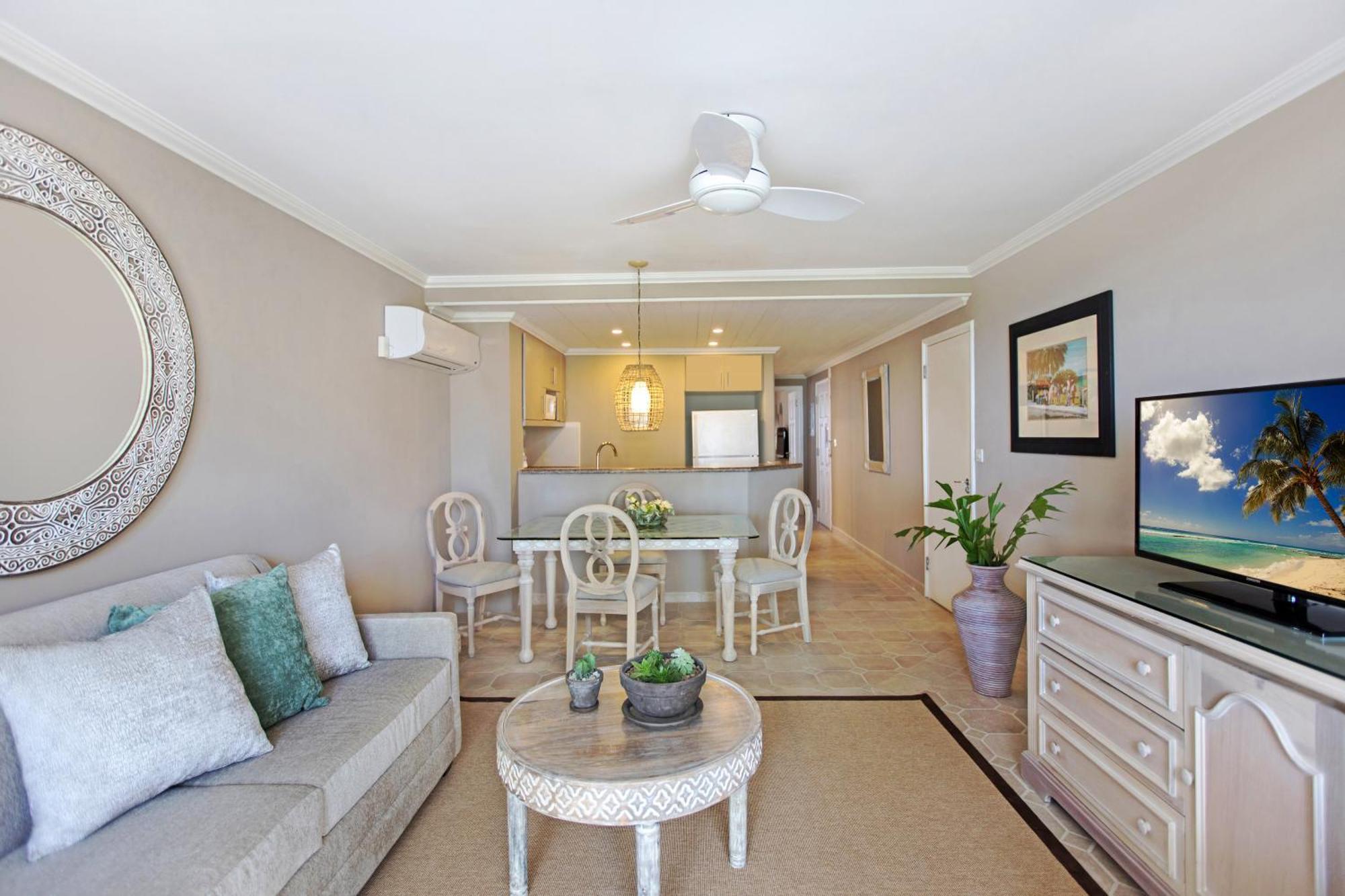 Deluxe One-Bedroom Suite