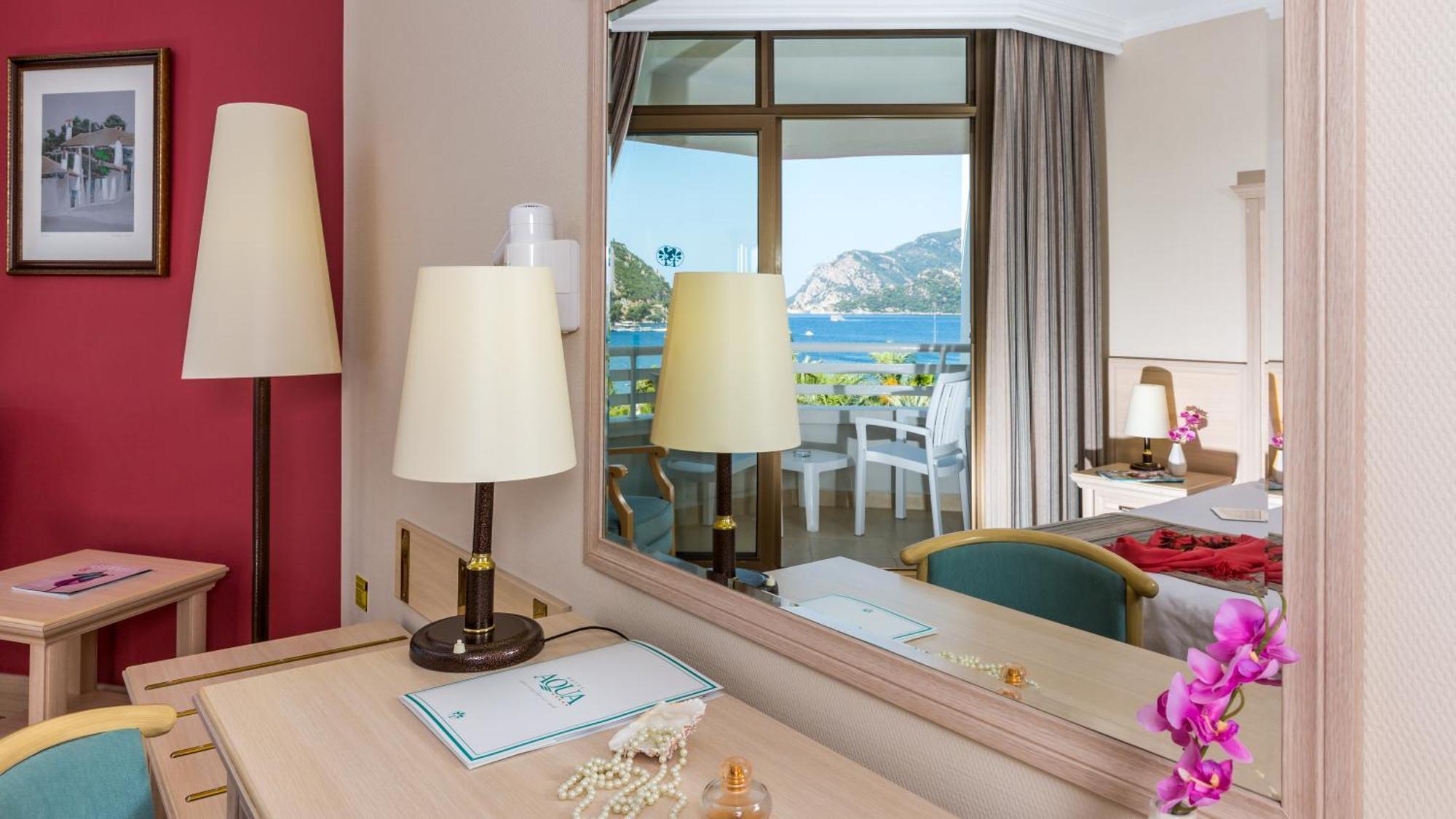 Standard Double or Twin Room with Partial Sea View (2 Adults+ 1 Child)