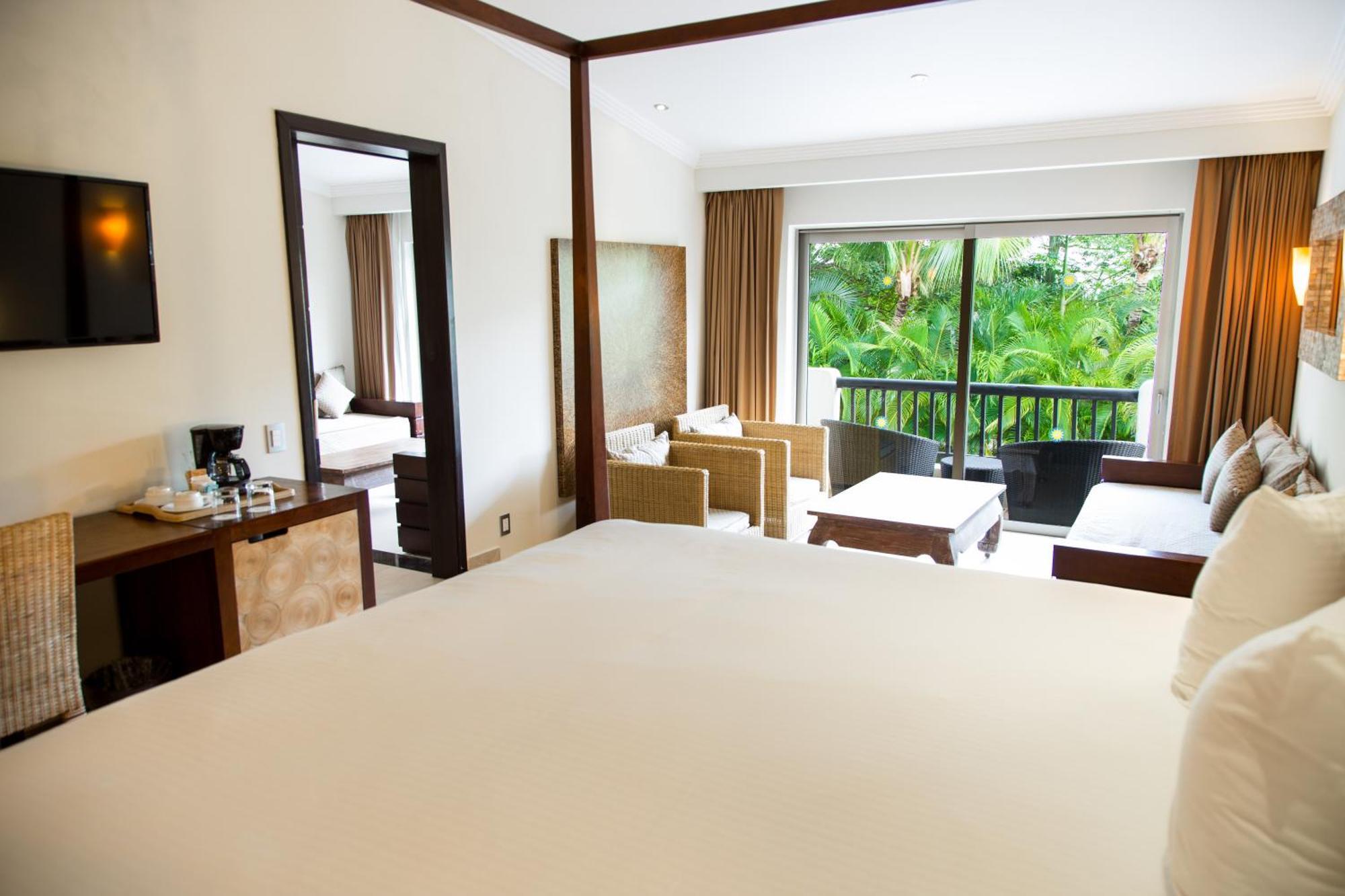 Hacienda One Bedroom Suite