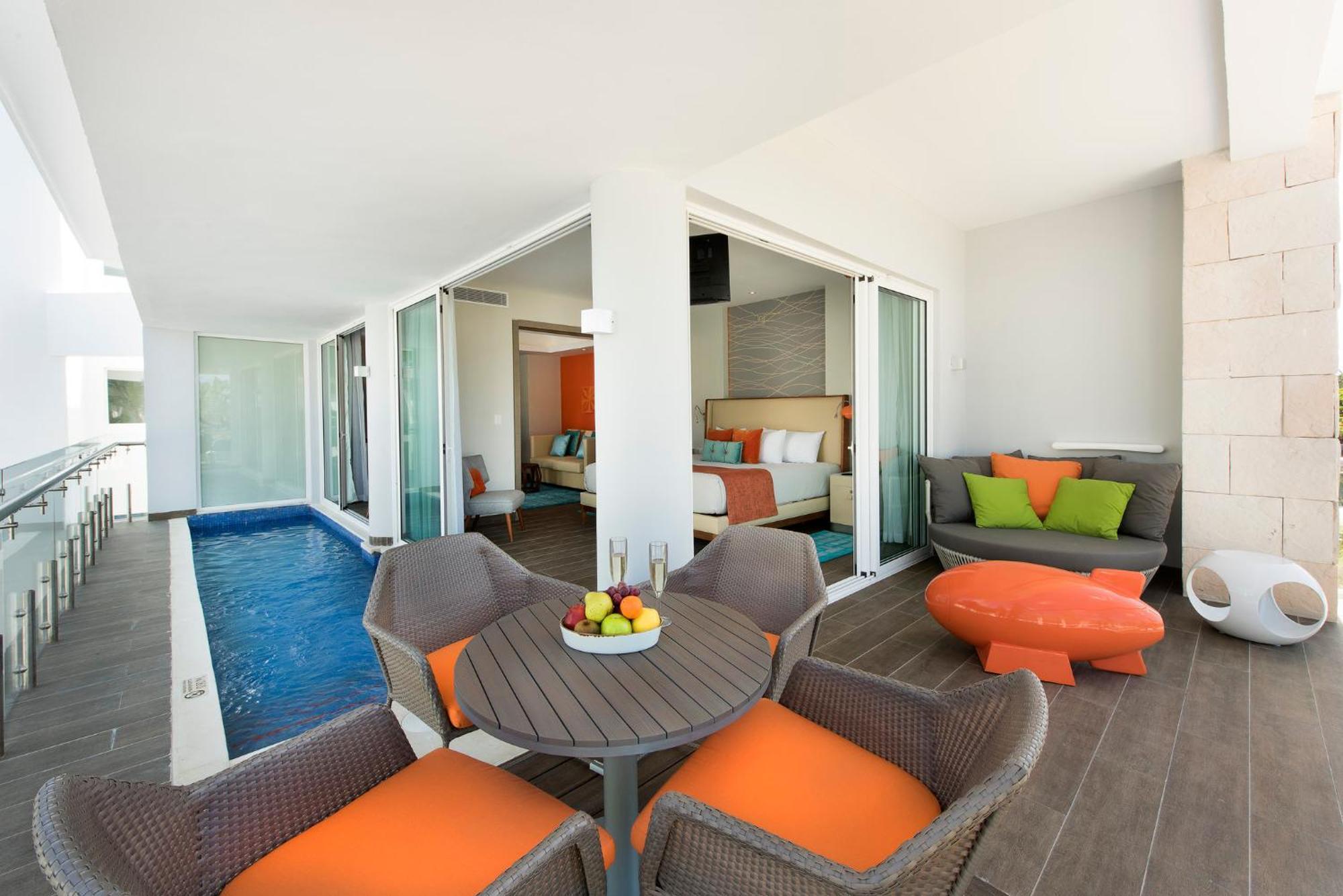 Swank Plunge Pool Suite,1380599222:JPEG