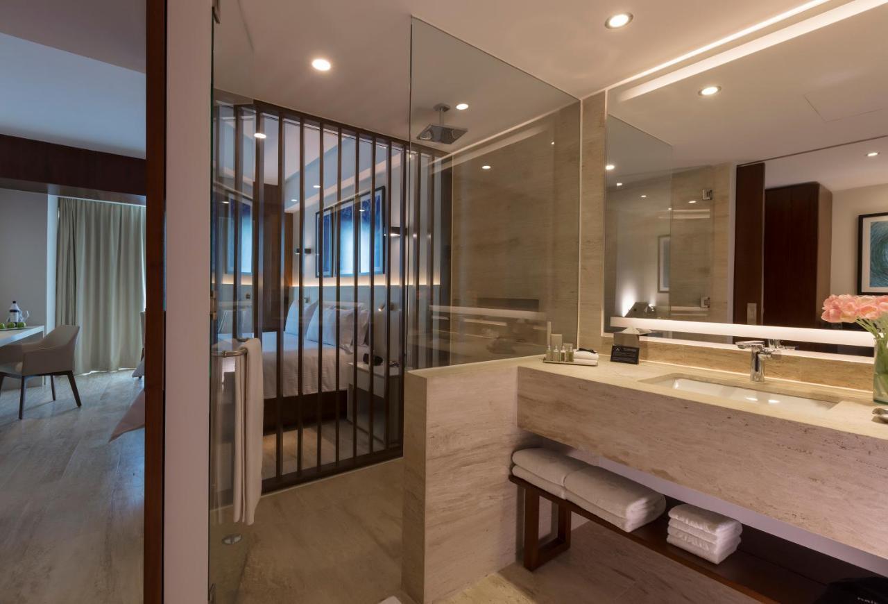 Altitude Suite ocean front