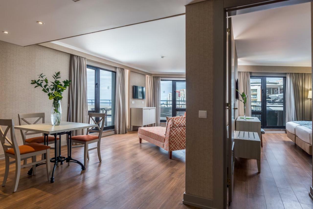 Suite,813012177:JPEG