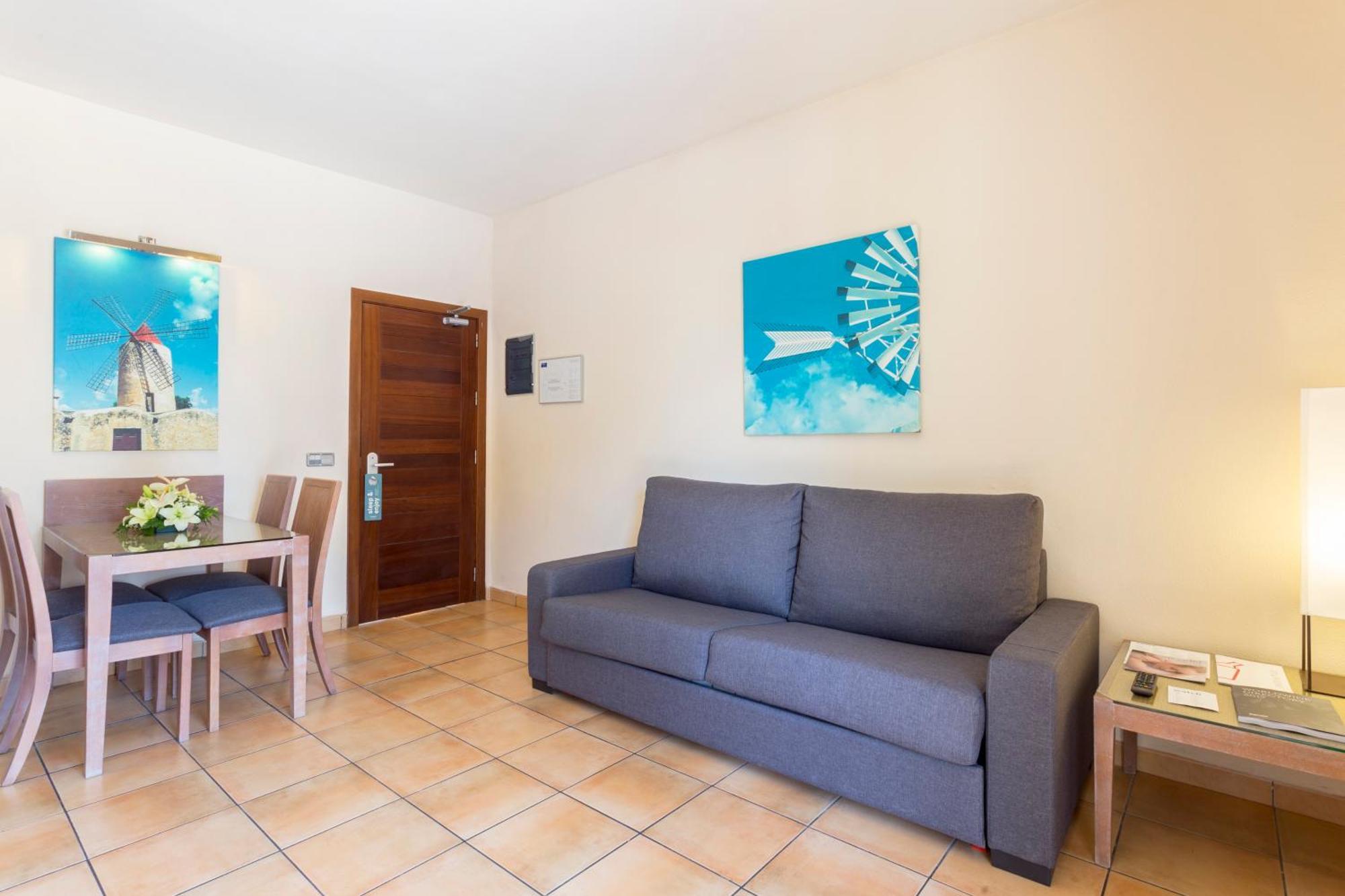 One-Bedroom Apartment,680934135:JPEG