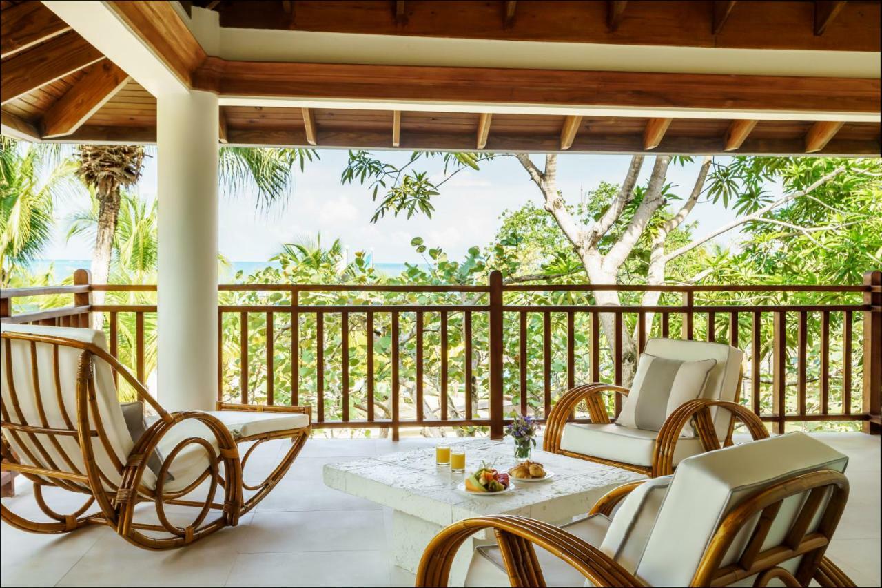 Premier Beachfront Suite
