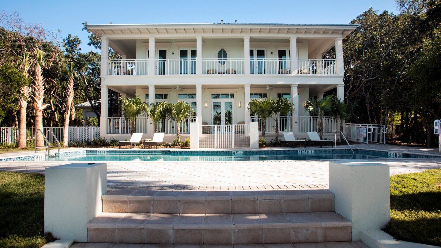 Bedroom Beach House Colonial home Bay view Pool access