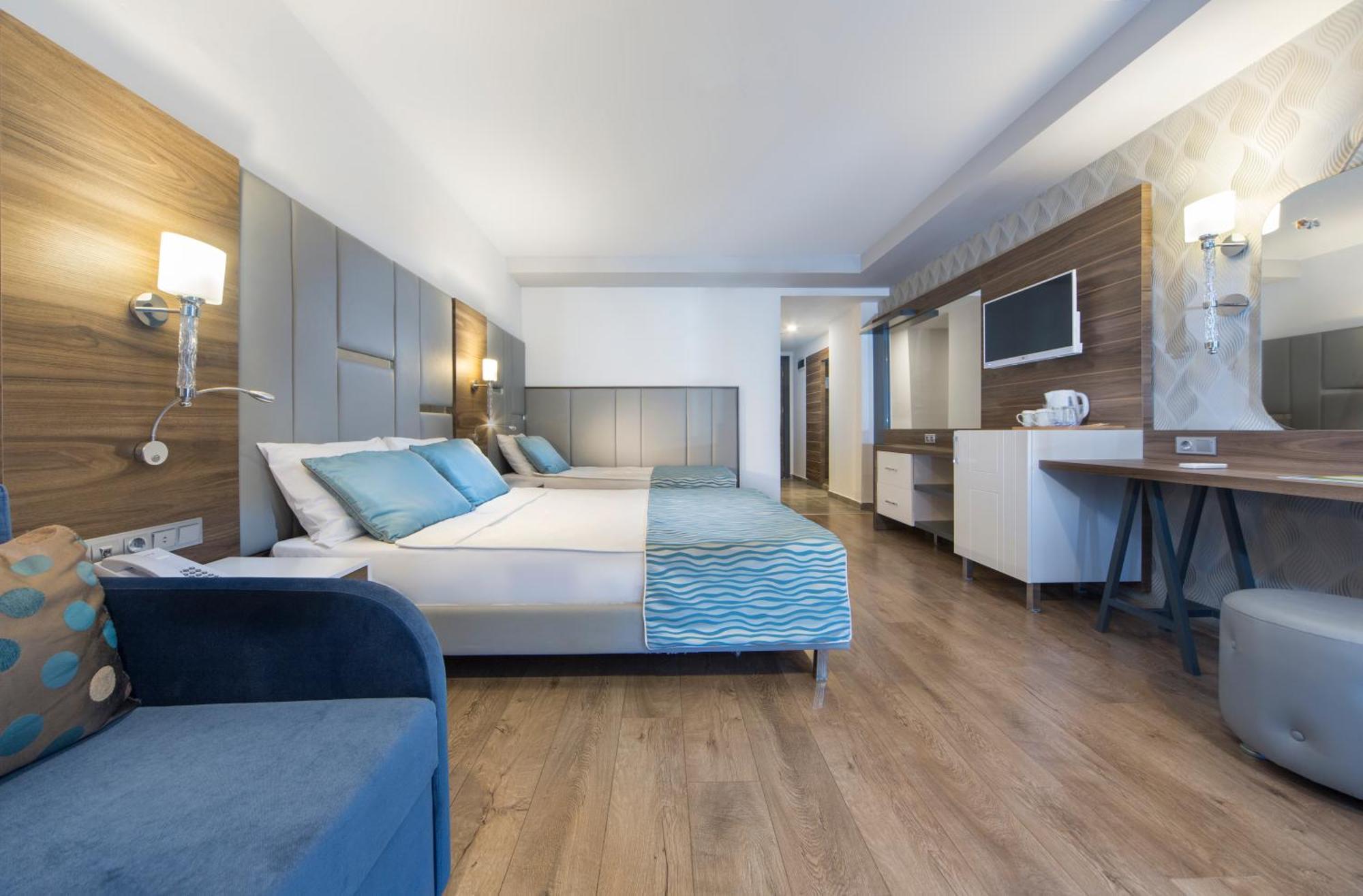 Large Double or Twin Room
