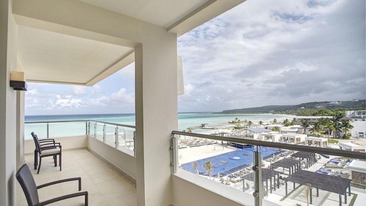 Luxury Presidential Ocean View One bedroom Suite Diamond Club