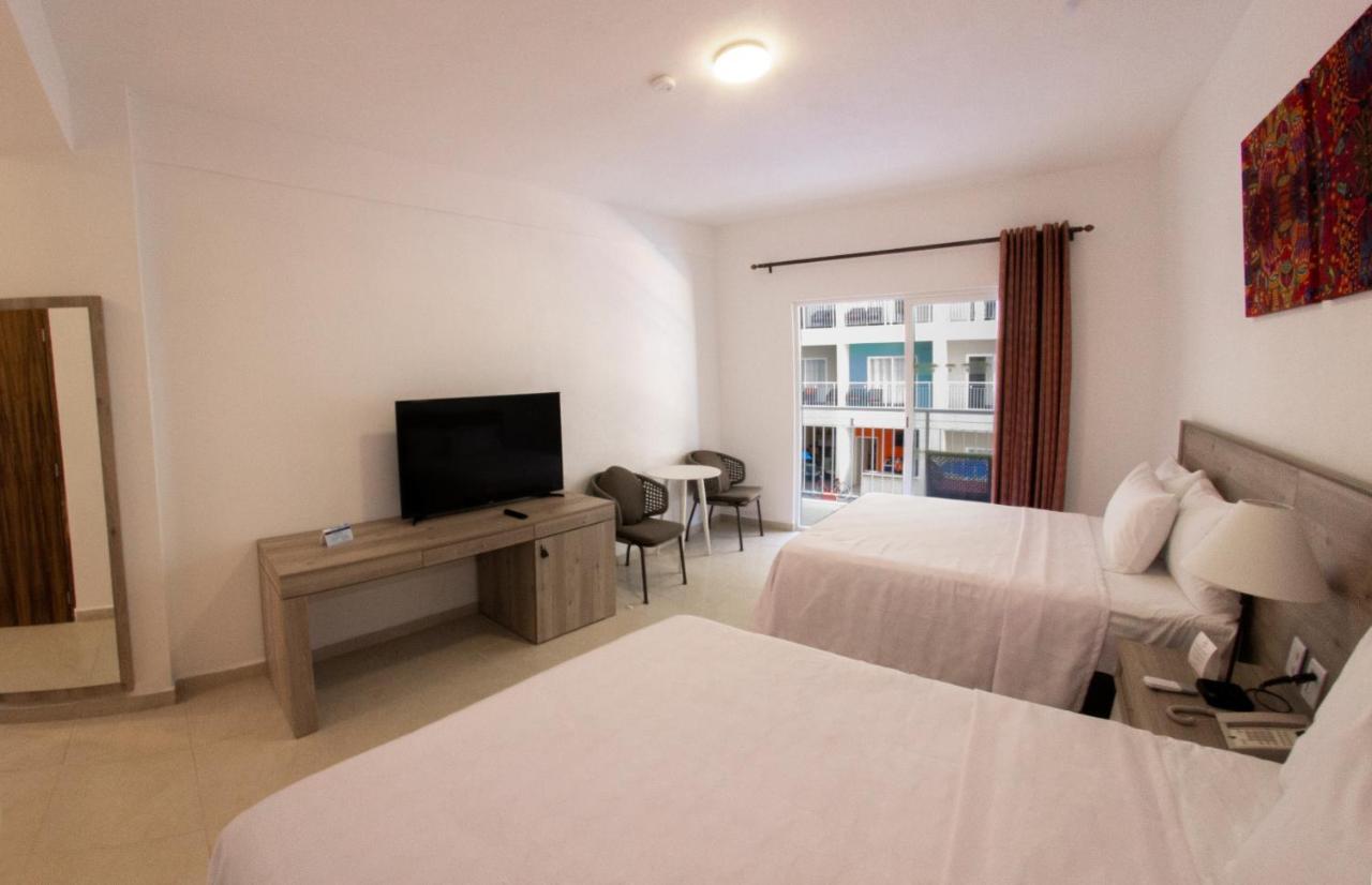 Standard 2 Queen Beds,979471648:JPEG