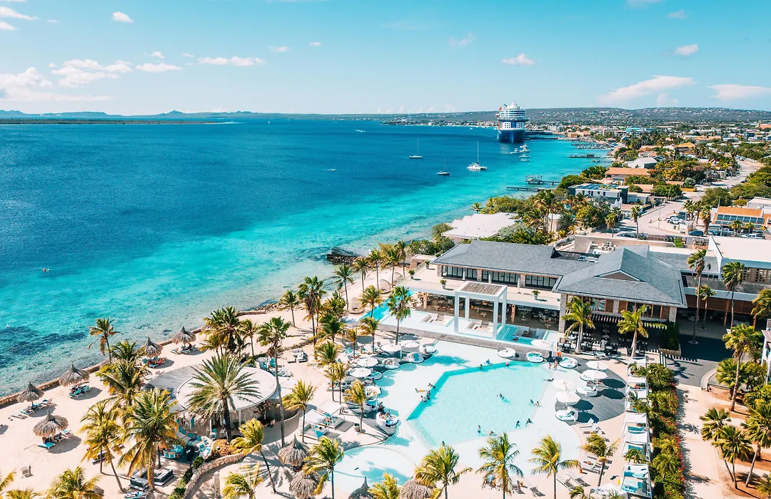 Van Der Valk Plaza Resort Bonaire-1