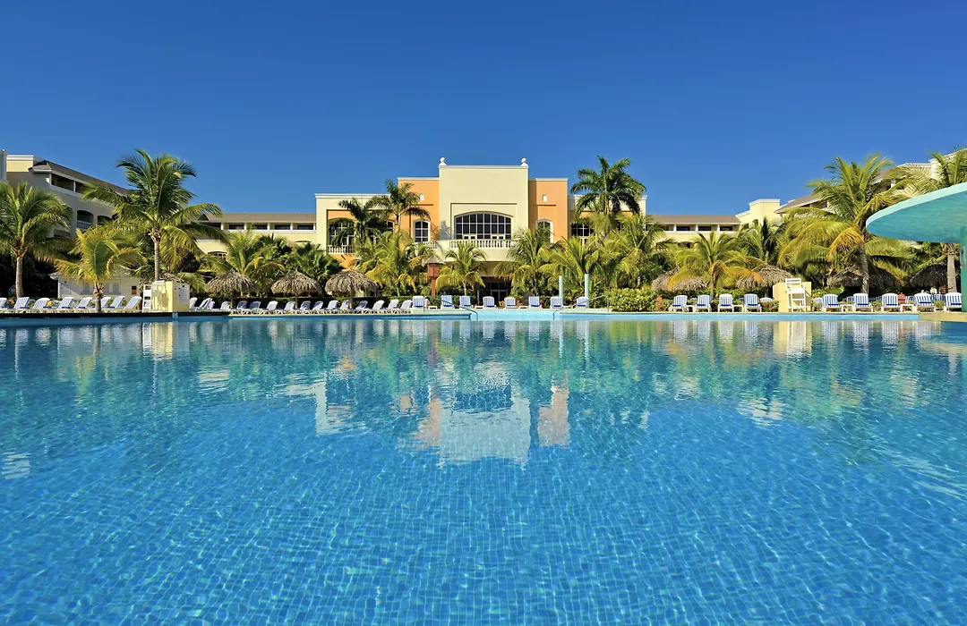 Iberostar Waves Rose Hall Beach-1