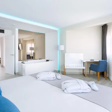 Playaolid Suites & Apartments-3
