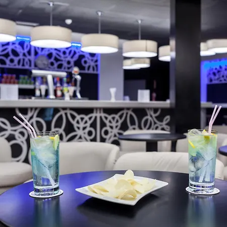 Playaolid Suites & Apartments-2