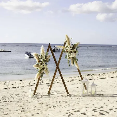 Victoria Beachcomber Resort & Spa-3