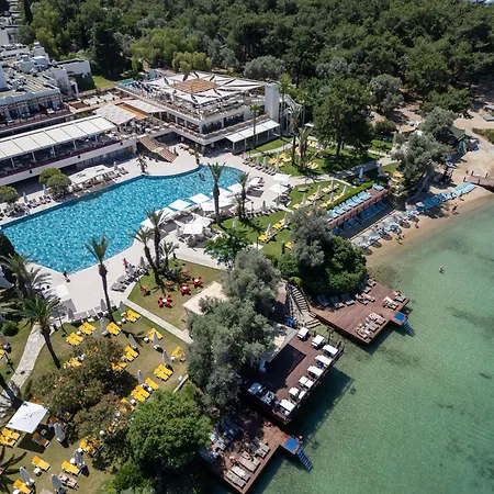 Doubletree By Hilton Bodrum Isil Club Ultra All-Inclusive Resort-2