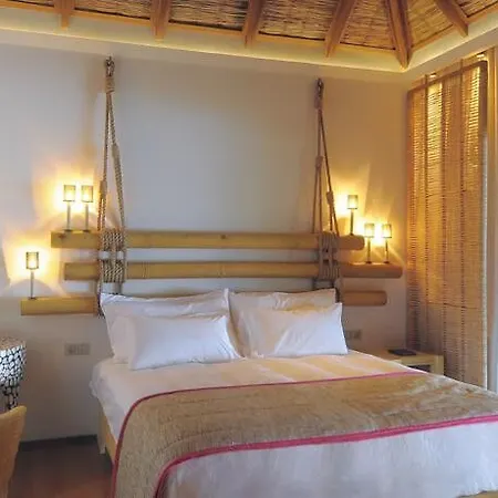 Constance Moofushi-3