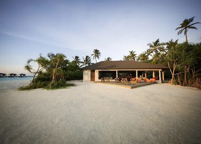 Robinson Noonu Hotel Orivaru