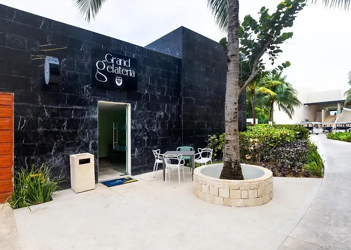 All Inclusive HotelsGrand Palladium Select Costa Mujeres