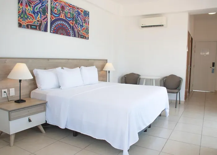 Decameron La Marina Guayabitos, Ramada All-Inclusive Resort Rincon de Guayabitos